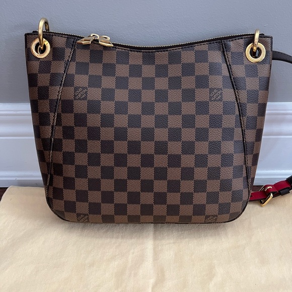 SOLD Authentic Louis Vuitton South Bank Besace - Picture 2 of 14